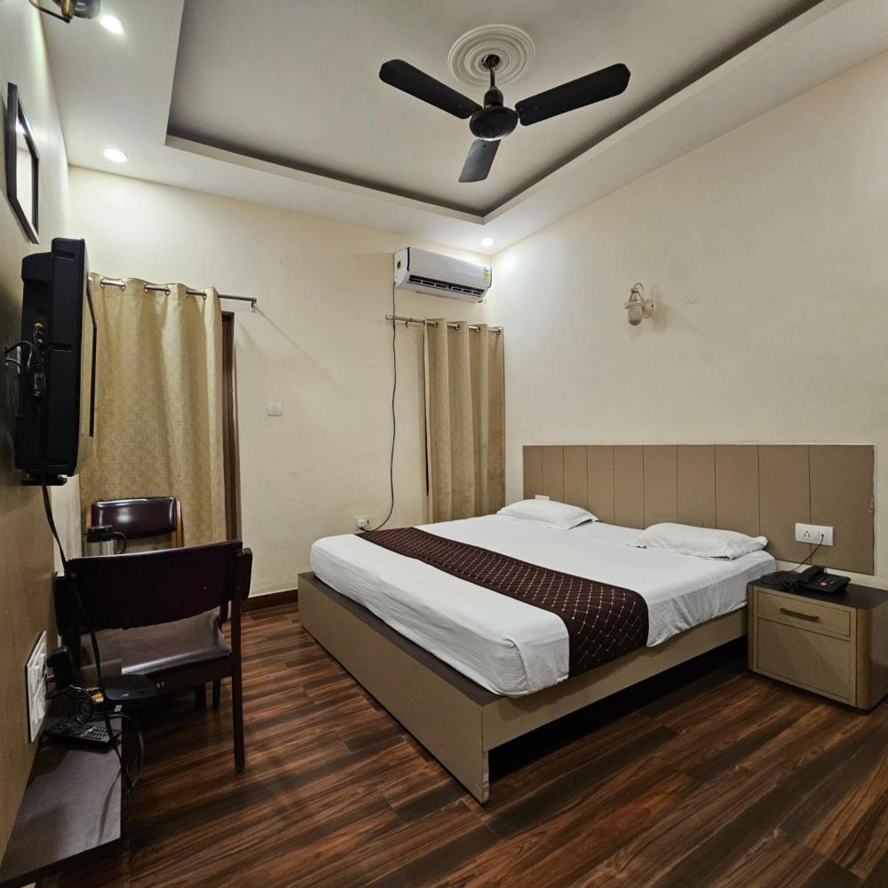 Room image 3