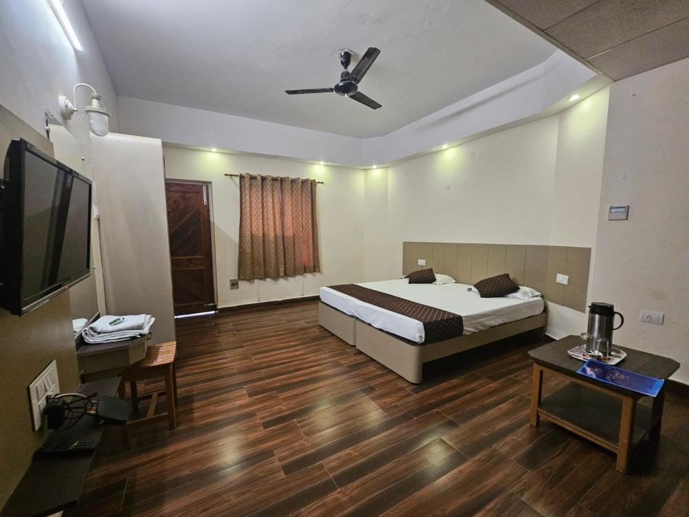 Room image 3