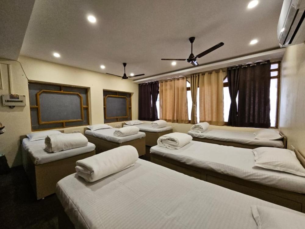 Room image 5