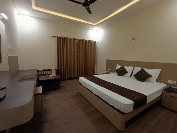 Hotel Padmini International- Sigra Main image