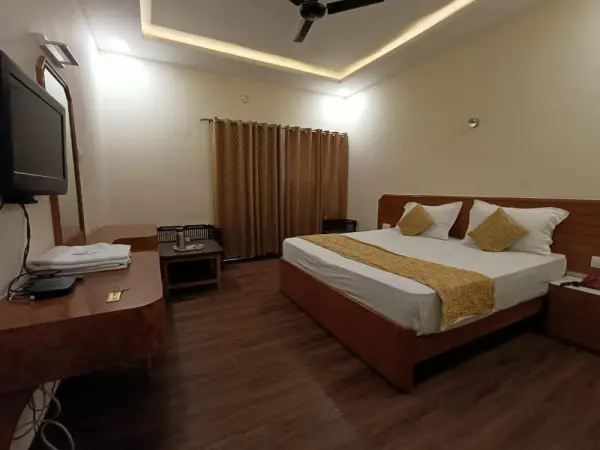 Hotel Padmini International- Sigra 9